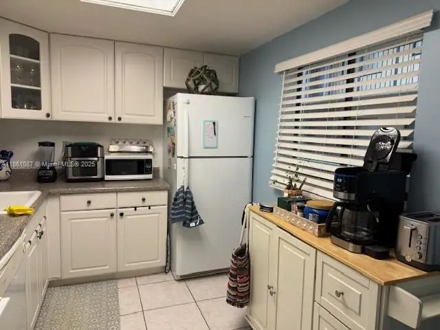 Address Withheld By Seller, Miami Beach, FL 33181 - Image #3