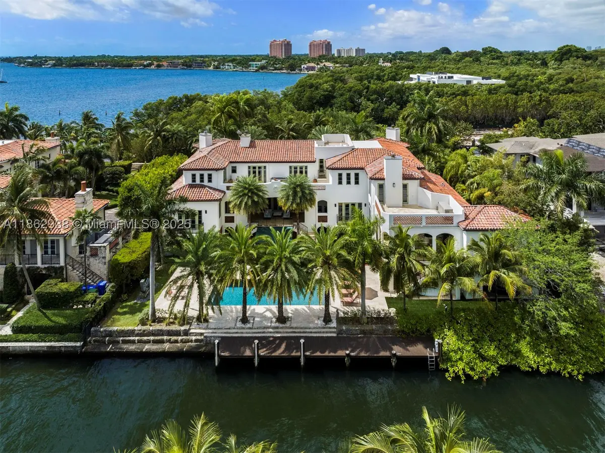3305 S Moorings Way, Miami, FL 33133 - #1
