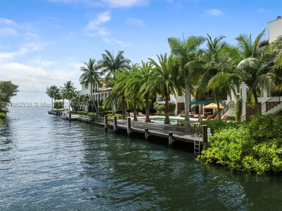 3305 S Moorings Way, Miami, FL 33133 - #3