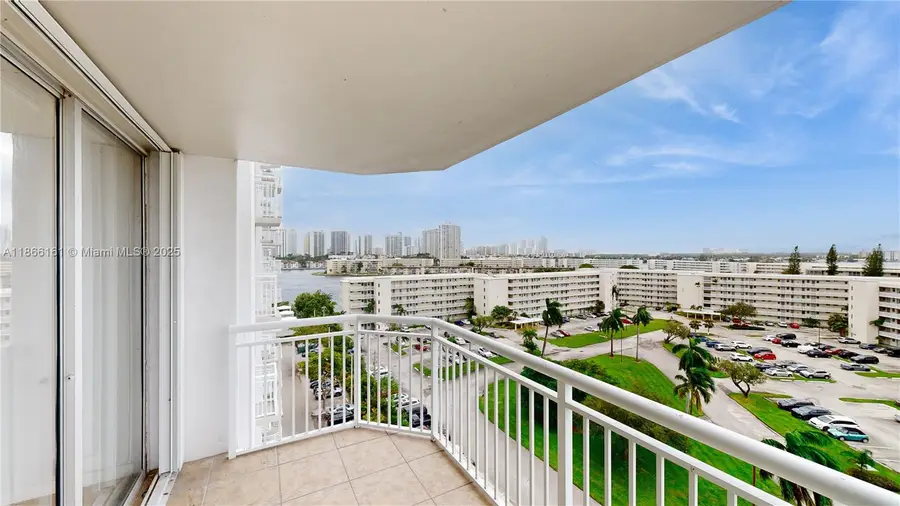 18011 Biscayne Blvd #903, Aventura, FL 33160 - Image #3
