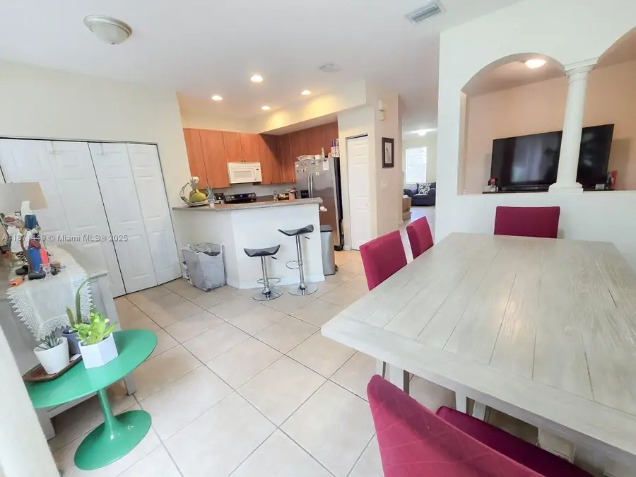 1054 NE 30th Ave, Homestead, FL 33033 - Image #3