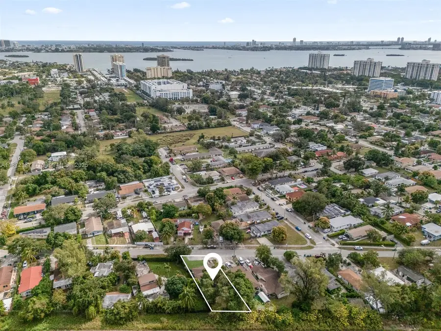 11330 Peachtree Dr, Miami, FL 33161 - Image #2