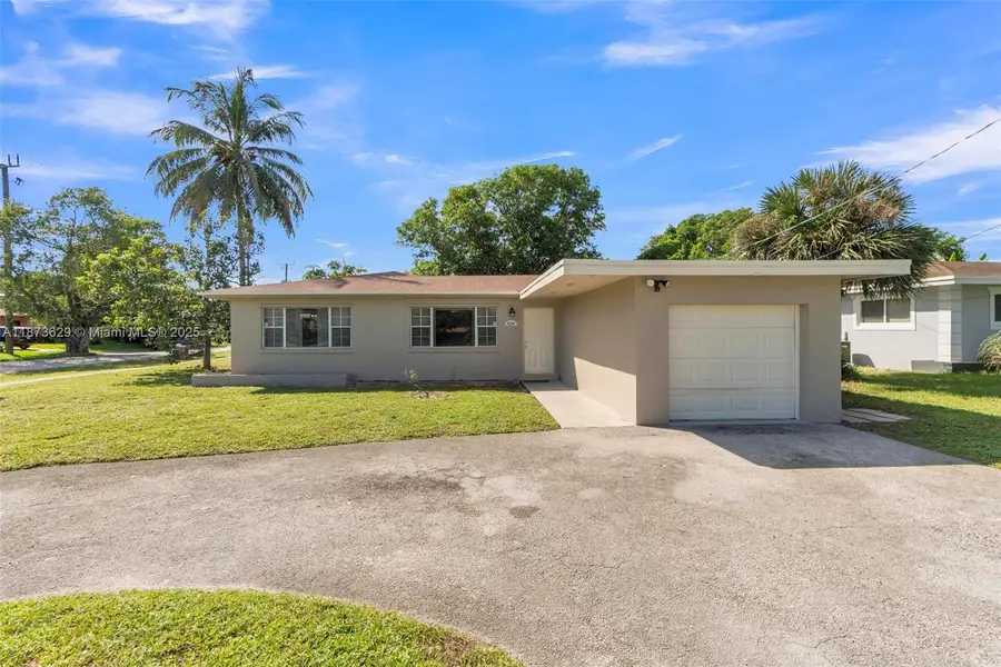 4200 NW 2nd St, Plantation, FL 33317 - Image #2
