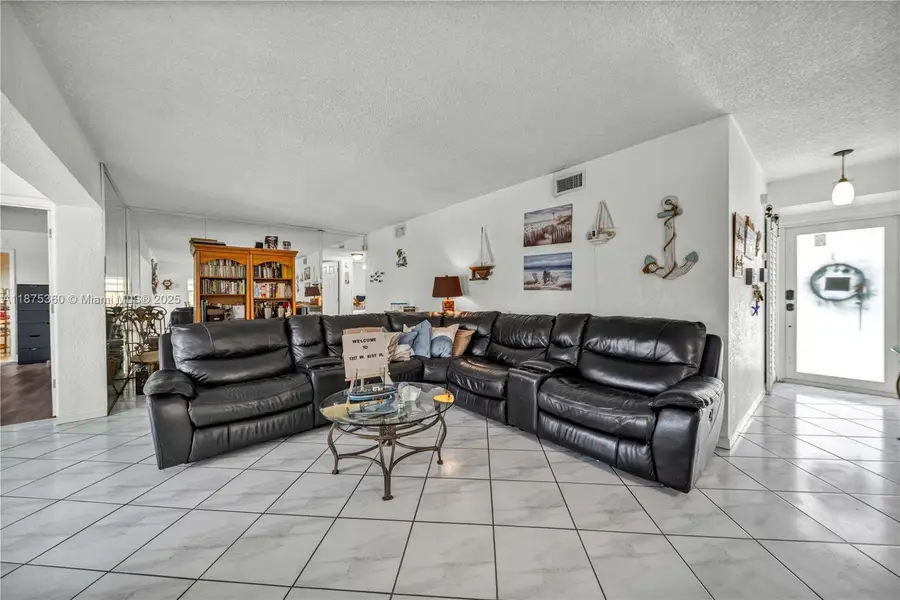 1317 W 61st Pl, Hialeah, FL 33012 - Image #3