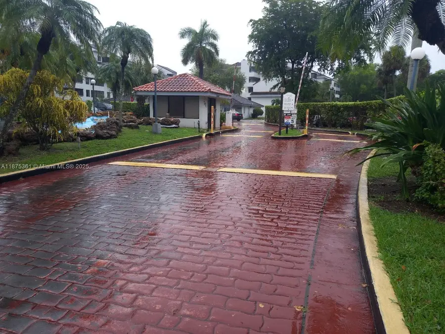 Address Withheld By Seller, Miami, FL 33193 - Image #2