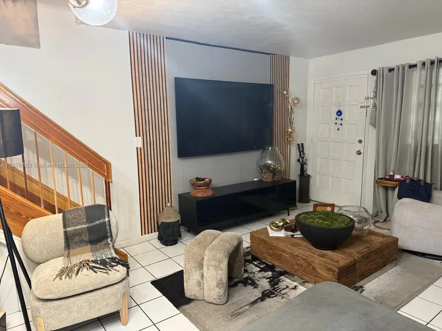 1279 W 51st Pl #B-13, Hialeah, FL 33012 - Image #3