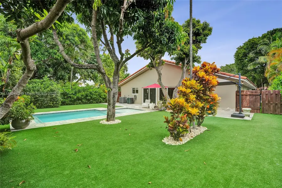 910 SW 23rd Rd, Miami, FL 33129 - Image #3