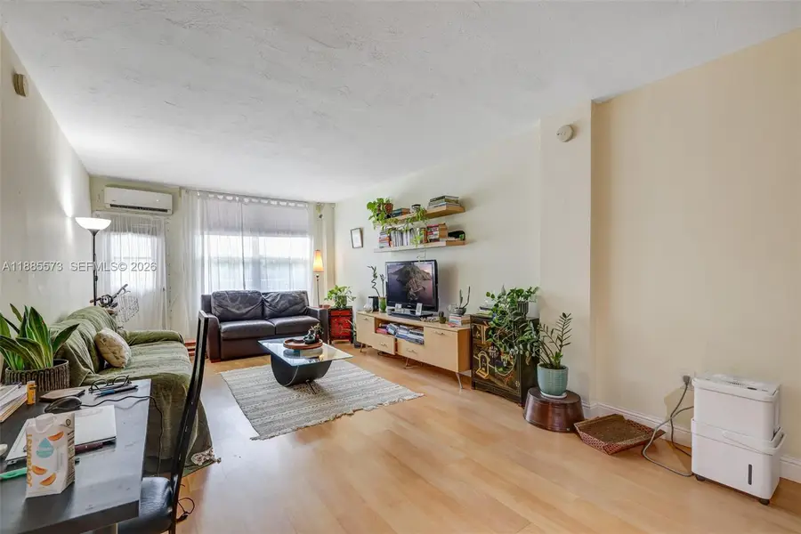1300 Lincoln Rd #B402, Miami Beach, FL 33139 - #3