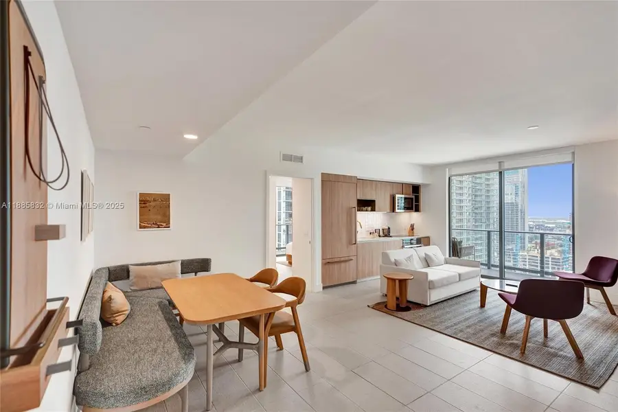 159 NE 6th St #3302, Miami, FL 33132 - Image #2