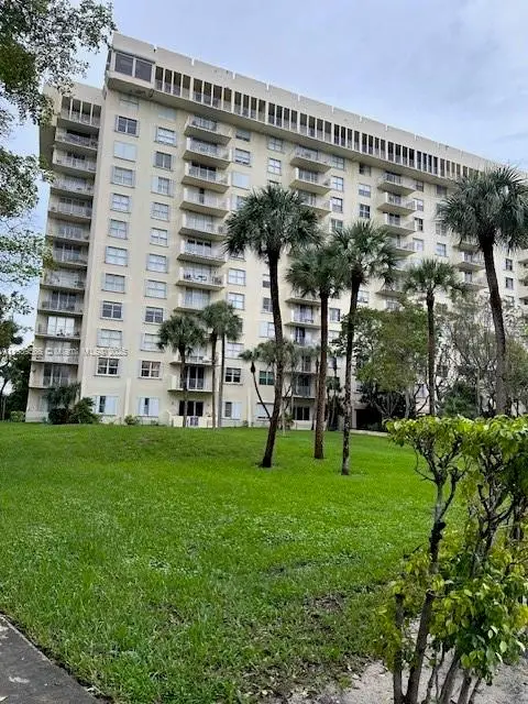 Address Withheld By Seller, Miami, FL 33181 - #1