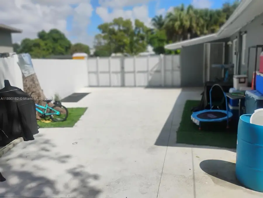 1712 NW 15th Ter, Fort Lauderdale, FL 33311 - Image #2