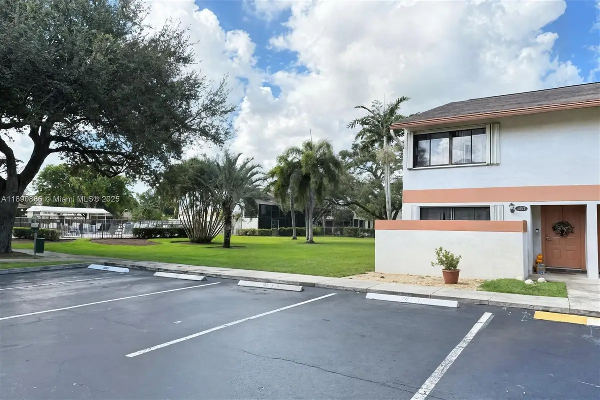 4231 SW 70th Ter, Davie, FL 33314 - Image #1