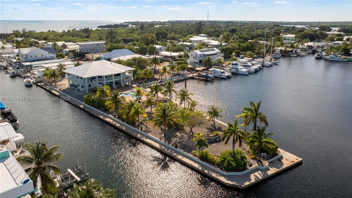 301 Oleander Dr, Tavernier, FL 33070 - Image #1