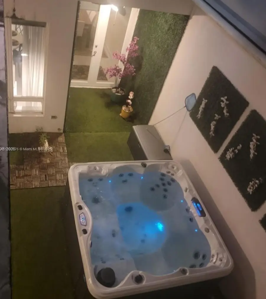 6422 NW 105th Pl, Doral, FL 33178 - Image #2