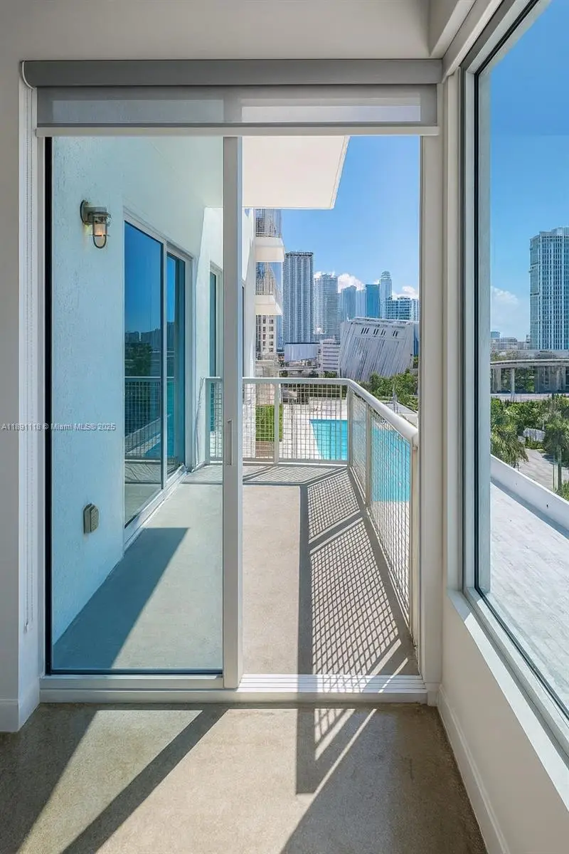 10 SW South River Dr #811, Miami, FL 33130 - Image #2