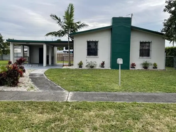 3831 W 4th Ct, Hialeah, FL 33012