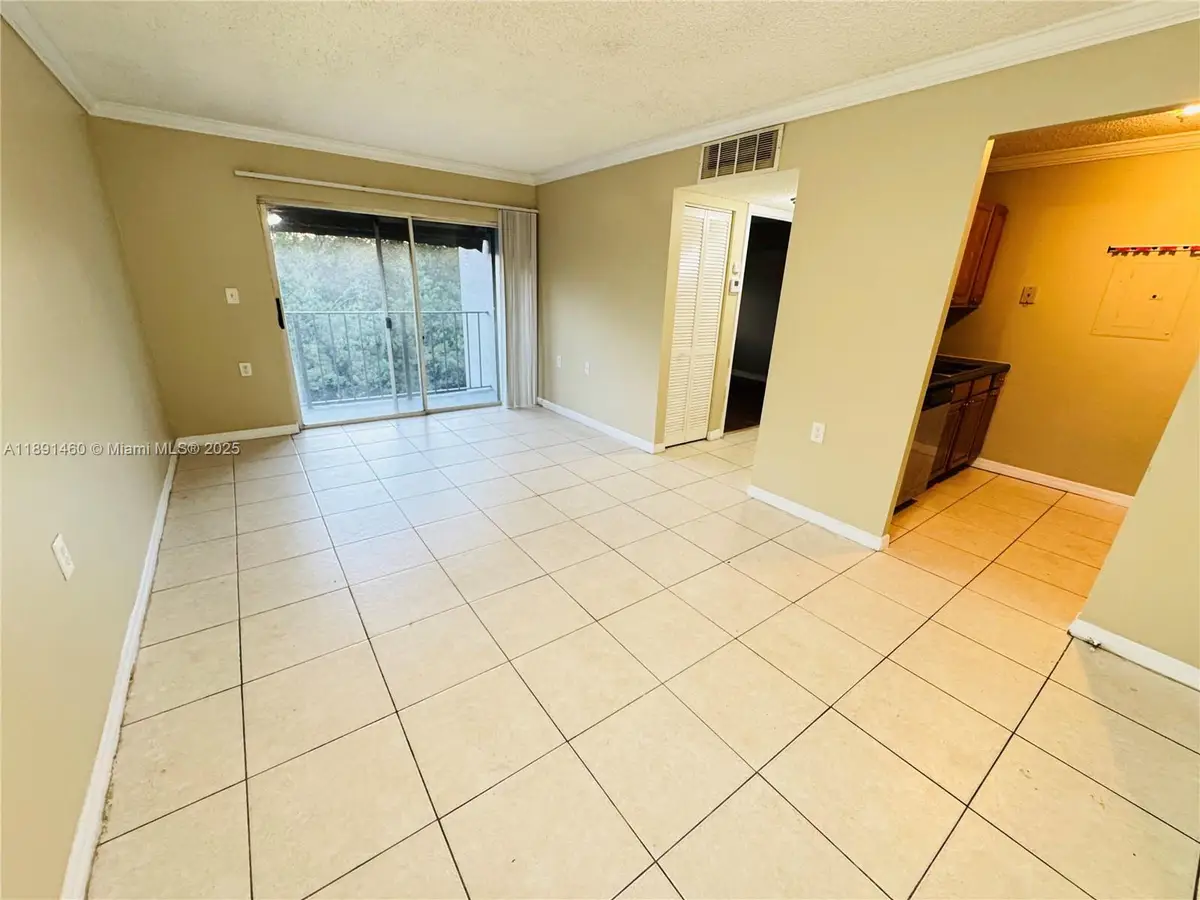 1141 Lake Victoria Dr #E, West Palm Beach, FL 33411 - Image #1