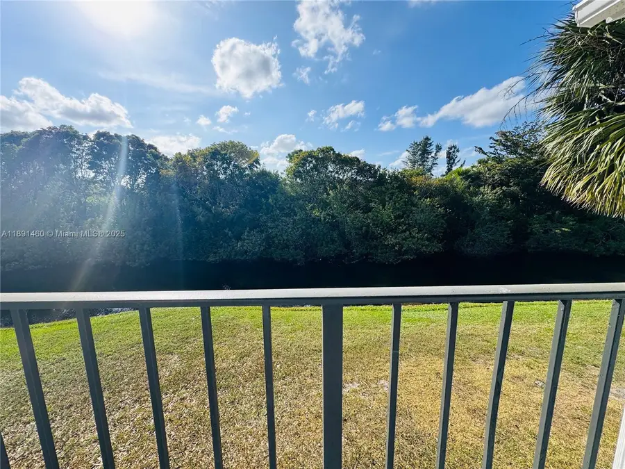 1141 Lake Victoria Dr #E, West Palm Beach, FL 33411 - Image #3