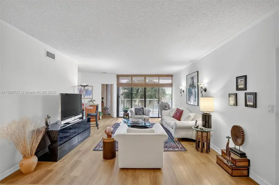 20281 E Country Club Dr #210, Aventura, FL 33180 - Image #2