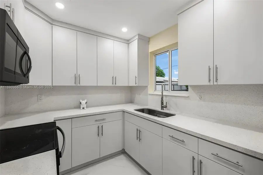 18931 NW 44th Ave, Miami Gardens, FL 33055 - Image #2