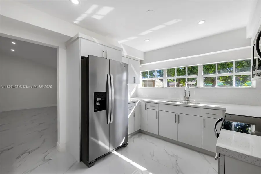 19611 NW 4th Ave, Miami Gardens, FL 33169 - Image #2