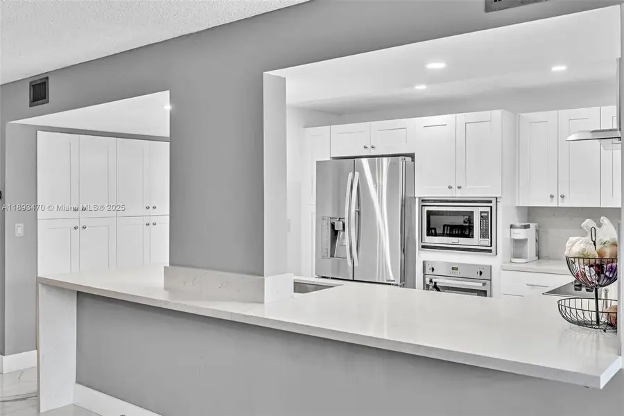 1000 Parkview Dr #329, Hallandale Beach, FL 33009 - Image #3