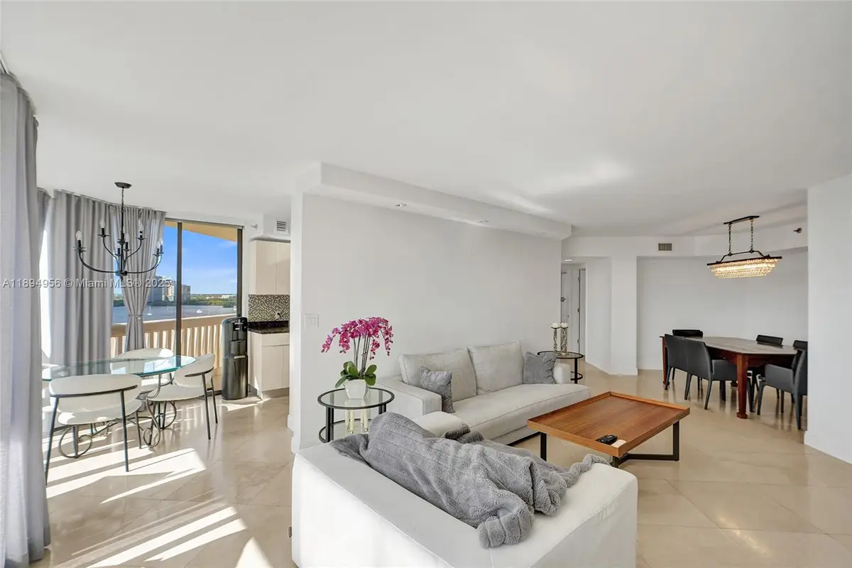 1000 E Island Blvd #1403, Aventura, FL 33160 - Image #1