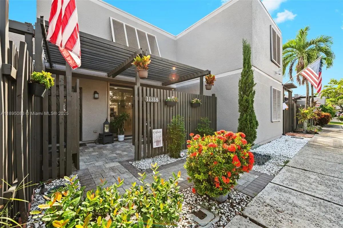 11318 NW 16th St, Pembroke Pines, FL 33026 - Image #1