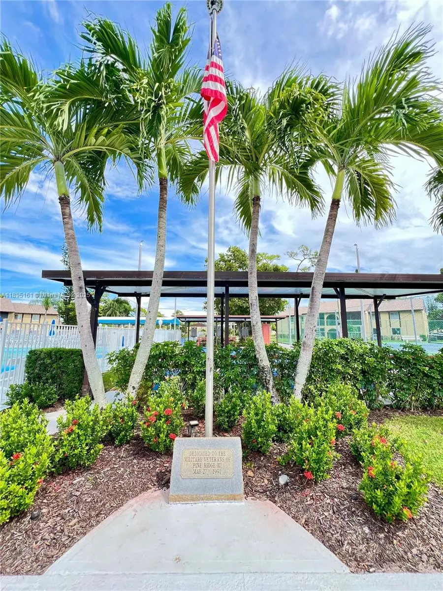 340 Pine Ridge Cir #D-1, Greenacres, FL 33463 - Image #3