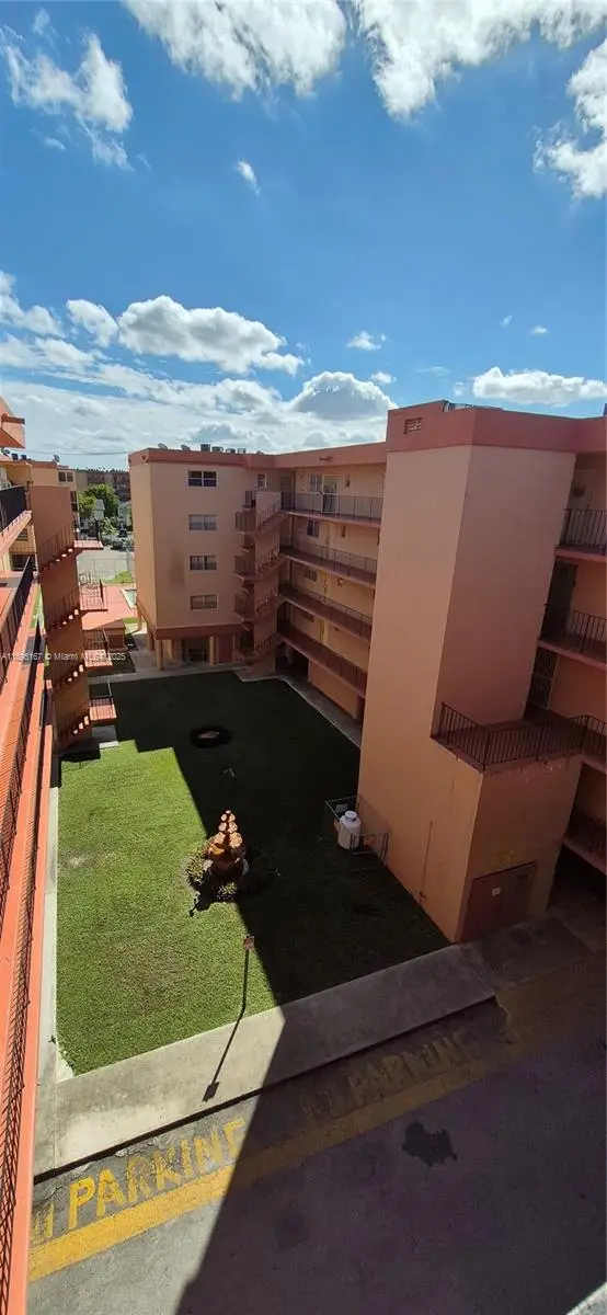 1850 W 56 #2410, Hialeah, FL 33012