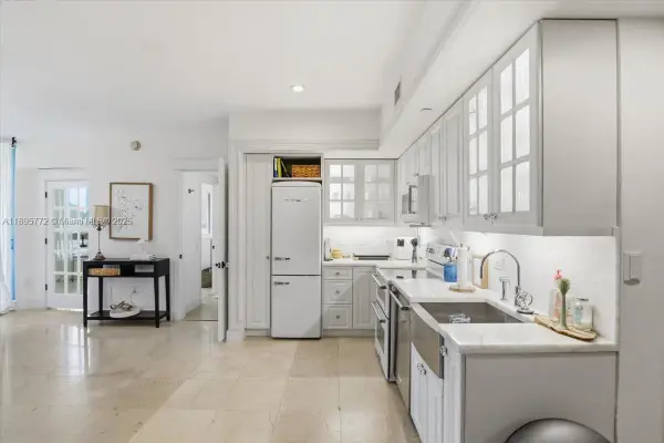 350 S Miami Ave #1205, Miami, FL 33130