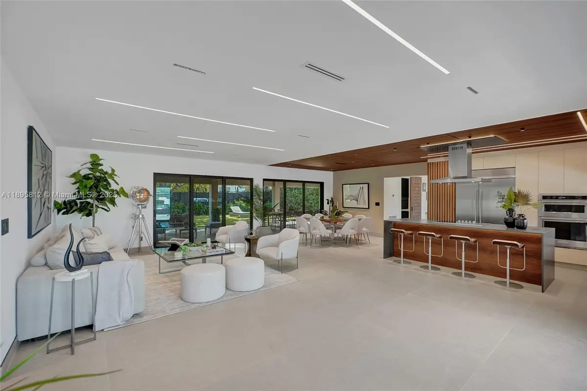 1970 NE 188th St, North Miami Beach, FL 33179 - Image #1