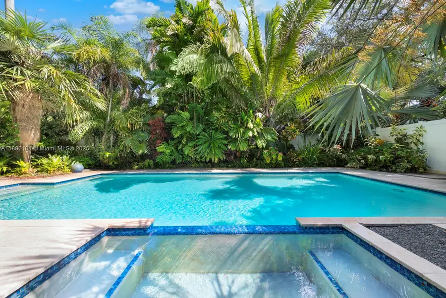 1107 NE 118th St, Biscayne Park, FL 33161 - Image #3