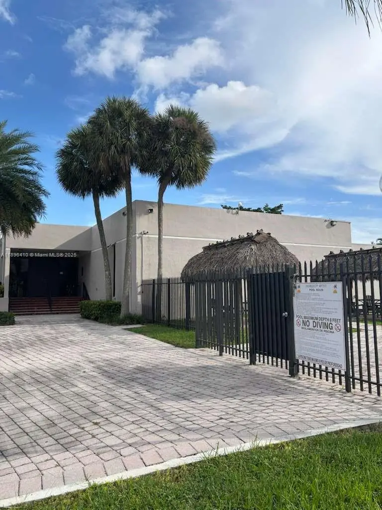 8400 SW 133rd Ave Rd #202, Miami, FL 33183 - Image #1