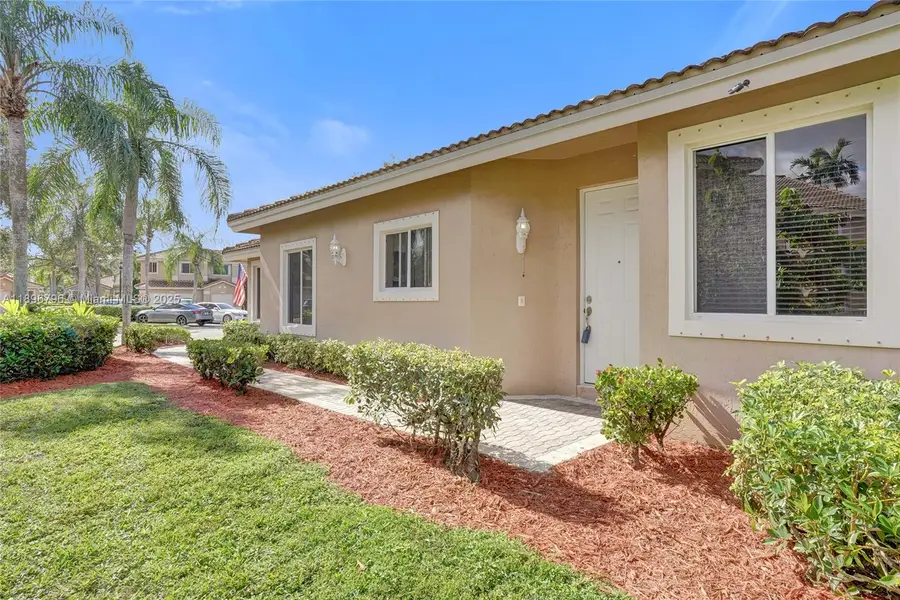 15825 SW 11th St, Pembroke Pines, FL 33027 - Image #3