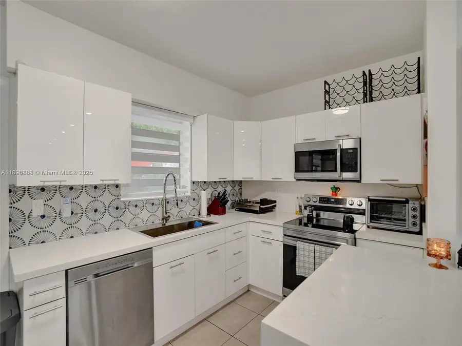 281 NE 112th St, Miami, FL 33161 - Image #2