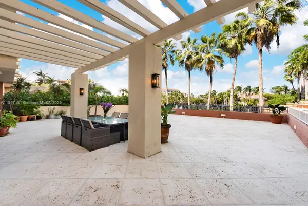 765 Crandon Blvd #102, Key Biscayne, FL 33149