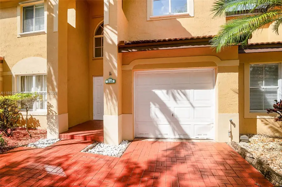 239 Mahogany Ter, Davie, FL 33325 - Image #3