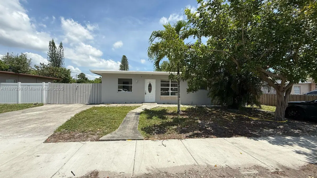 5621 Cleveland St, Hollywood, FL 33021 - Image #1