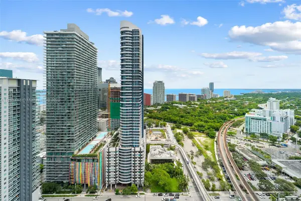 79 SW 12th St #PH3804, Miami, FL 33130