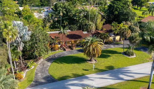 11851 NW 7th St, Plantation, FL 33325