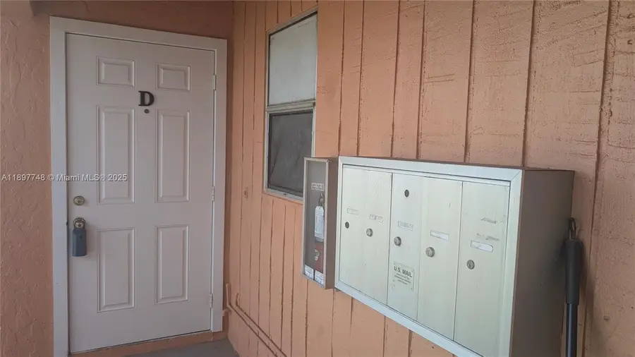 606 Se 6th St #D, Cape Coral, FL 33990 - Image #2