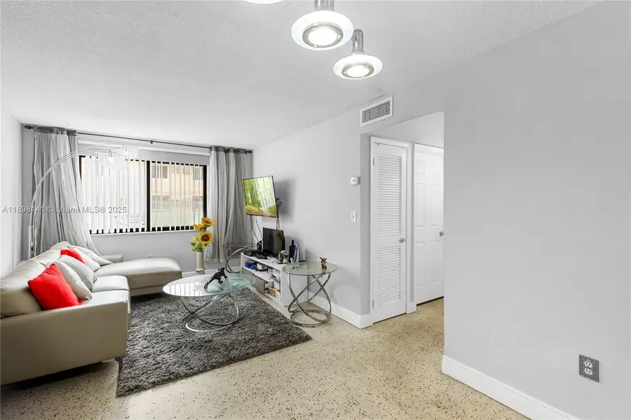 1530 SW 2nd St #106, Miami, FL 33135 - Image #2