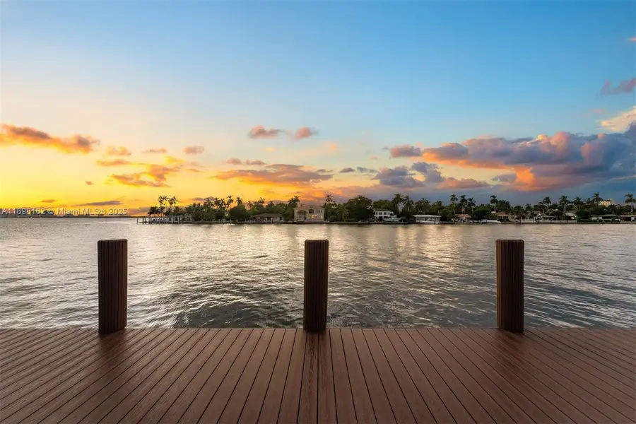 7508 W Treasure Dr, North Bay Village, FL 33141 - Image #3