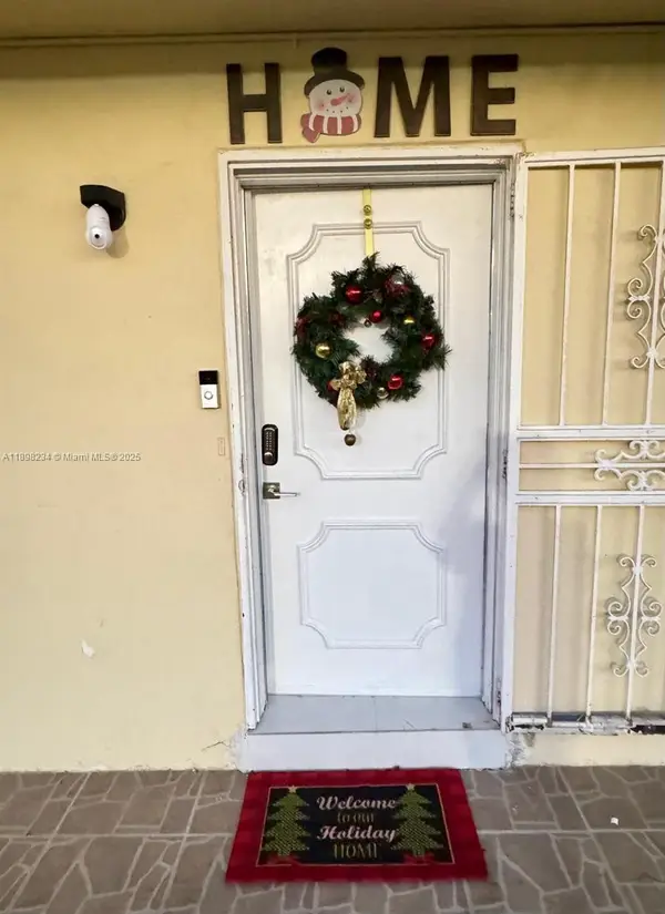 8701 SW 12th St #13, Miami, FL 33174