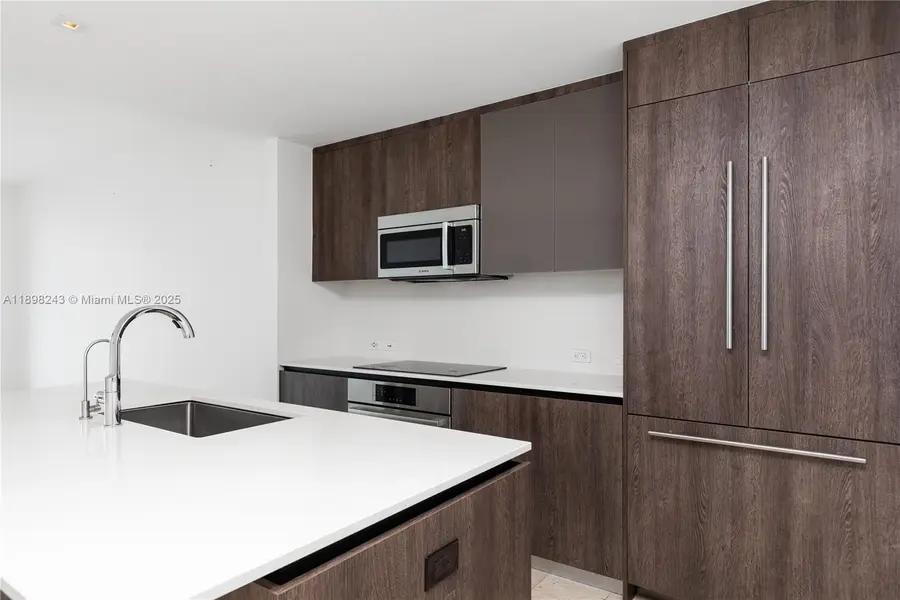 68 SE 6th St #3906, Miami, FL 33131 - Image #2