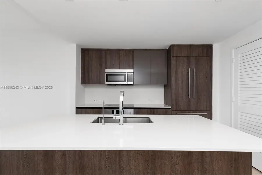 68 SE 6th St #3906, Miami, FL 33131 - Image #3