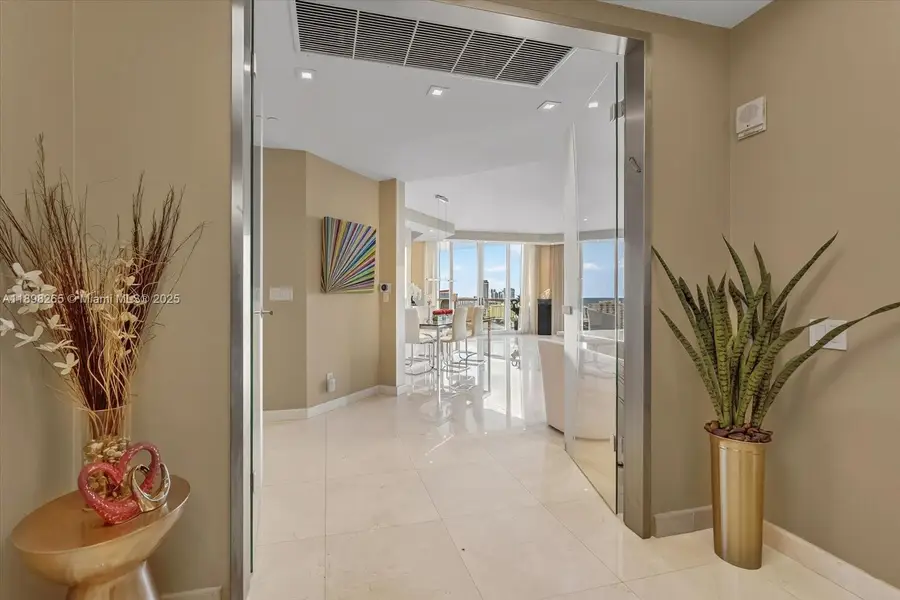 21200 Point Pl #PH 1 (2804), Aventura, FL 33180 - Image #3