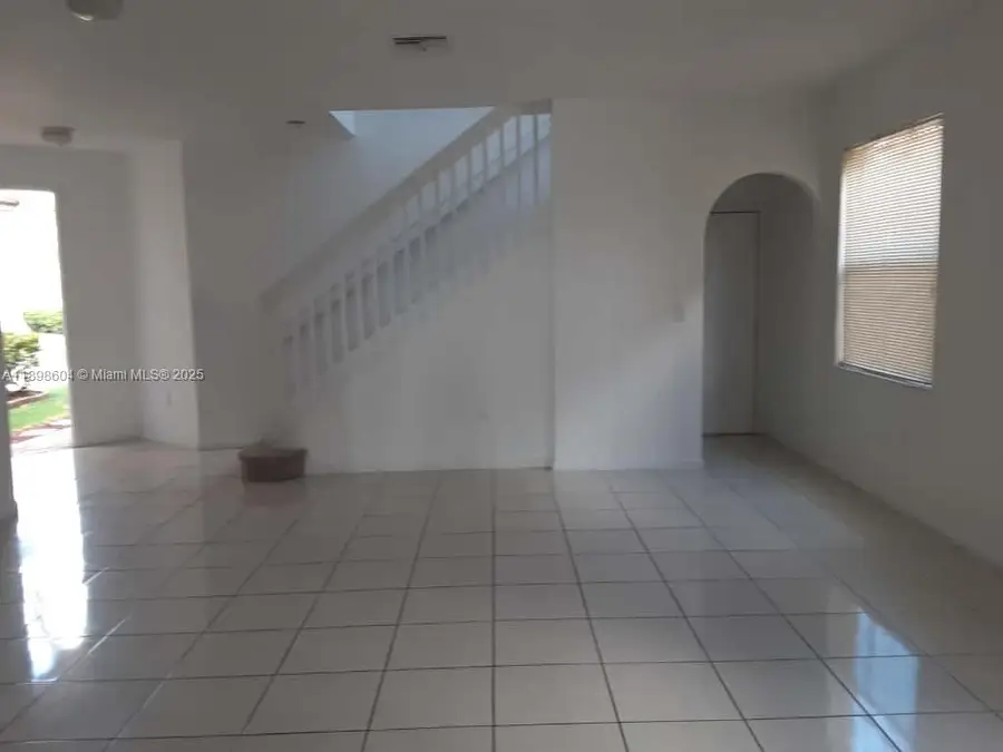 3760 NE 9th Ct, Homestead, FL 33033 - Image #3