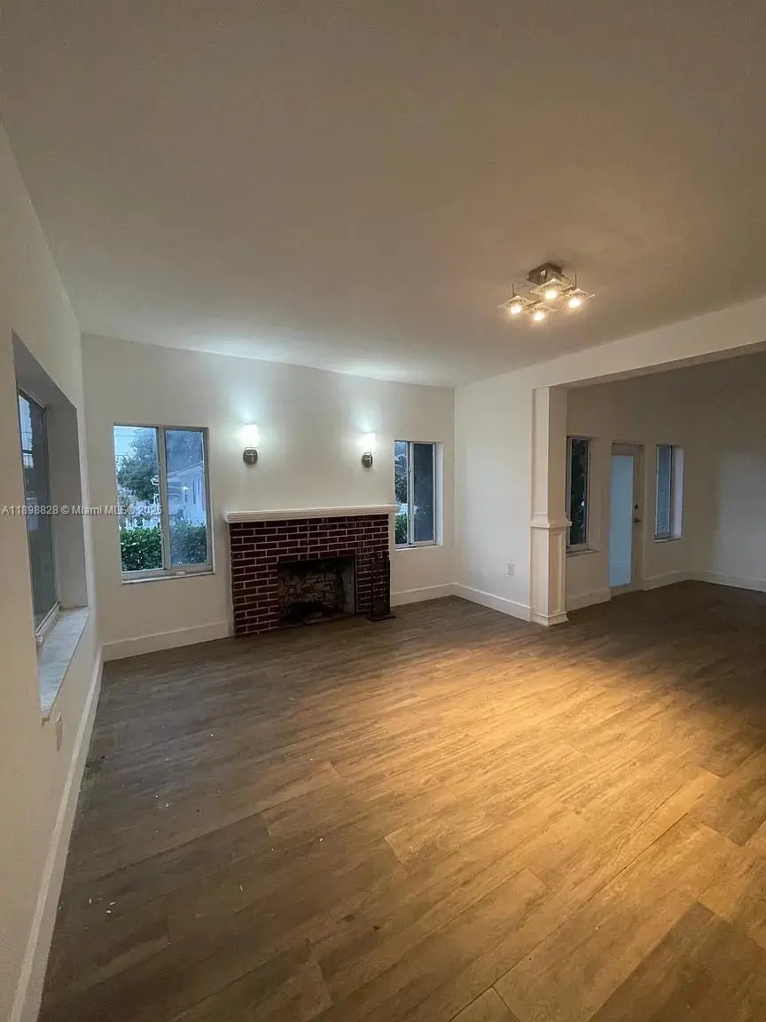 125 SW 32nd Ct Rd, Miami, FL 33135 - Image #3